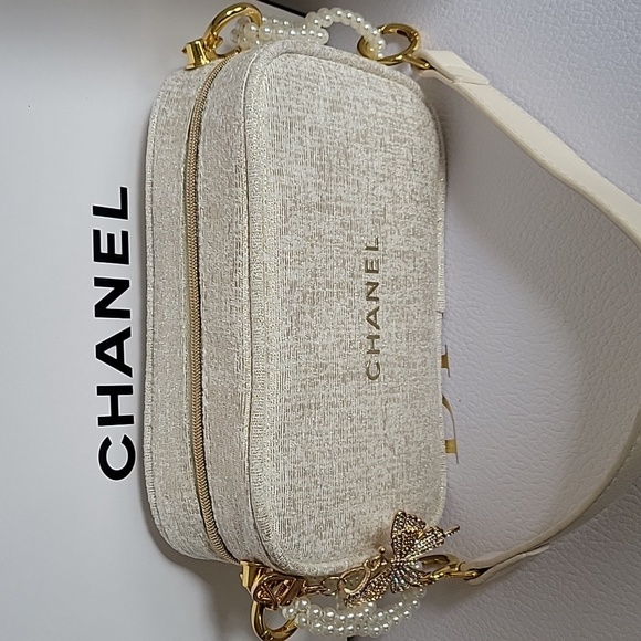 Chanel Beige POUCH - Picture 9 of 13